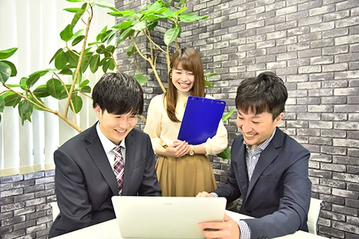 画面に書類を表示させることも可能